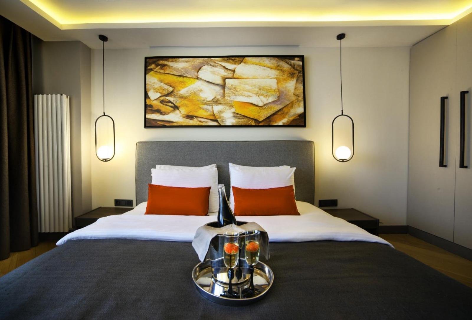 Hotel The Capital