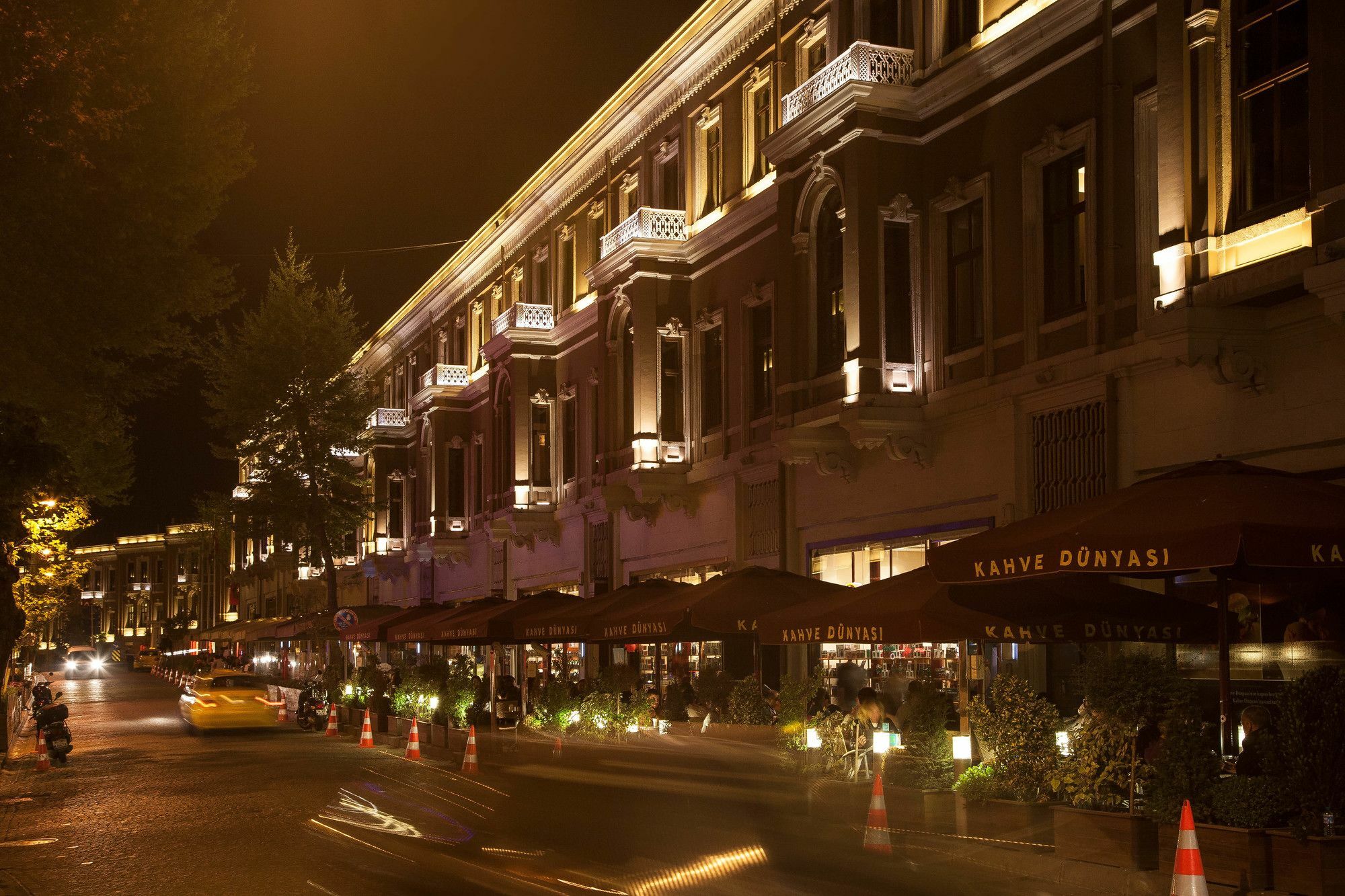 Hotel The Capital